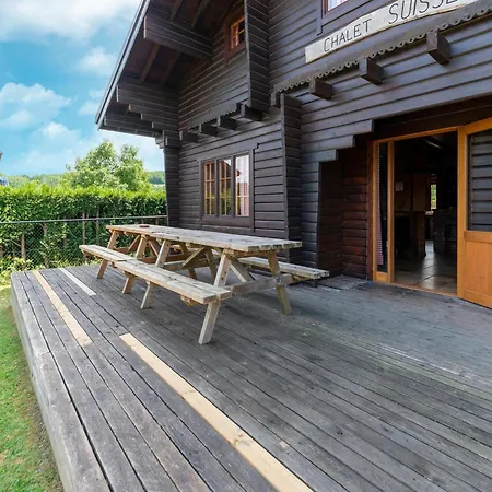 펜션 Comfort Near Durbuy, Cleaning Included