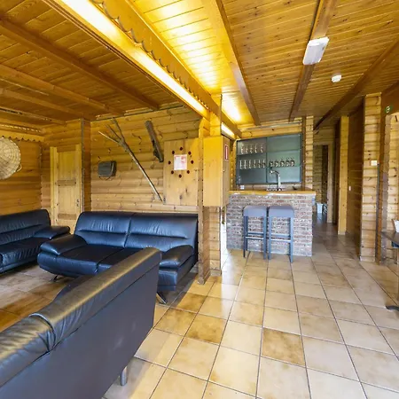 Majestic In Durbuy 200 Meters From The Golf, Cleaning Included Holiday home *