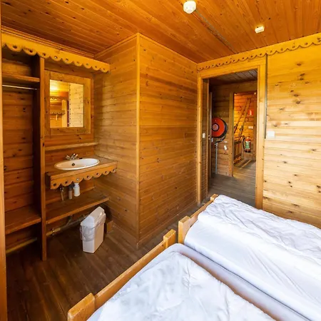 펜션 Comfort Near Durbuy, Cleaning Included