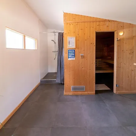 Majestic In Durbuy 200 Meters From The Golf, Cleaning Included